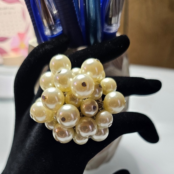 Faux Pearl Ring - Picture 6 of 7